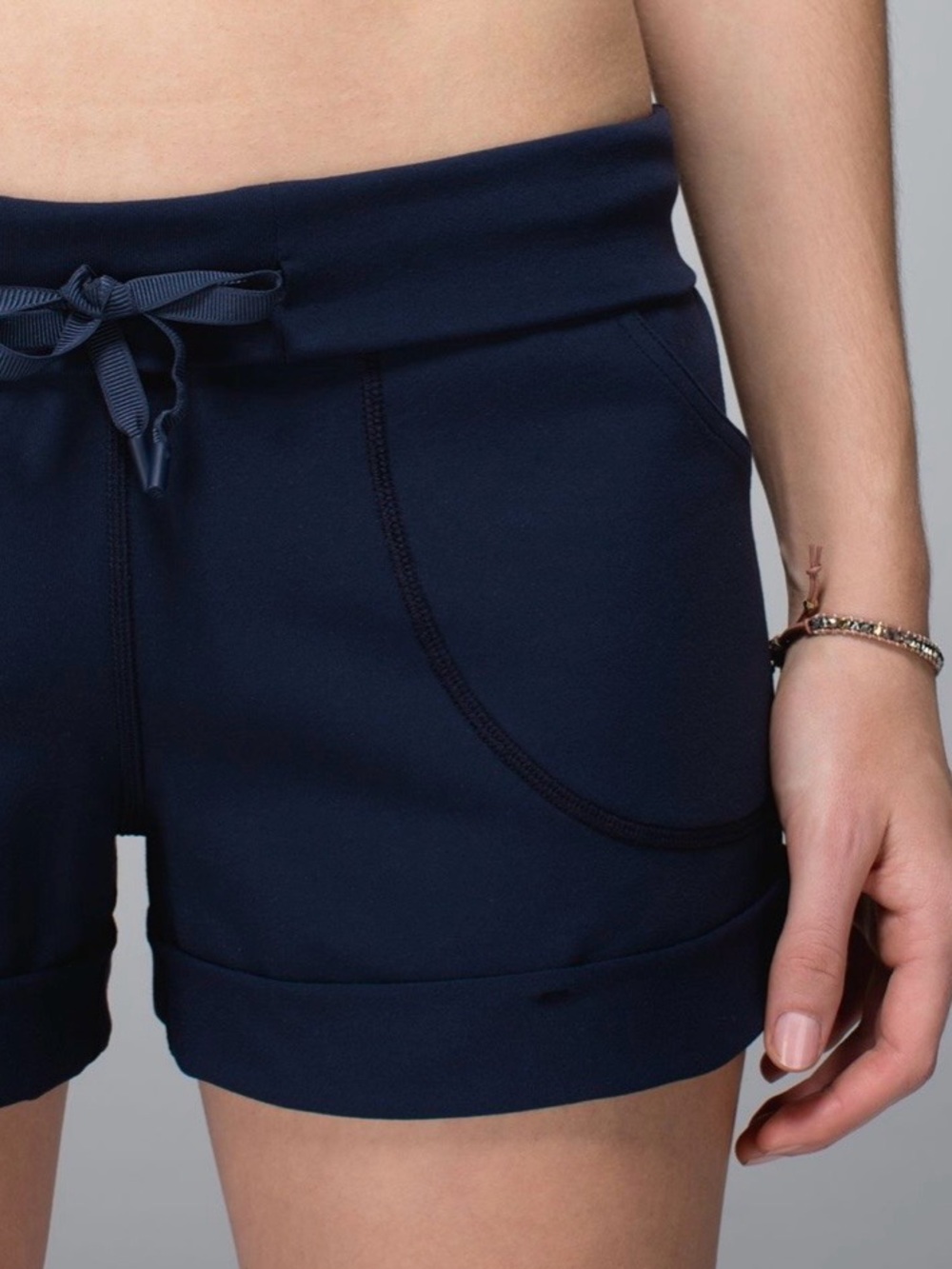 Lululemon Still Shorty Short Inkwell Size 4
